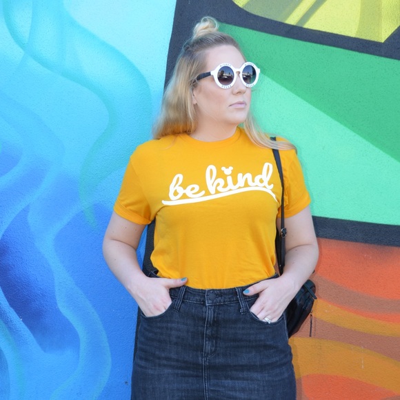 Meet your Posher, Amanda - Picture 1 of 2